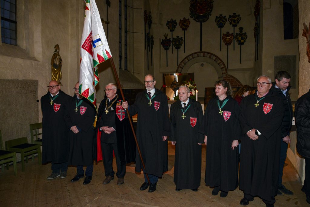 lg Tiglezán József, lg Péter Csaba, lg dr Sebestyén Gábor, lg Bán Ferenc, dr Müller Adrien, Magyarország nagykövete, lg Gaal András, lg dr Herczeghné Juhász Edit, lg Szőcs László - Magyar Mártírok Emlékistentiszteletére - Strängnäs, 2023 november 26 fotó: ifj Sebestyén Gábor