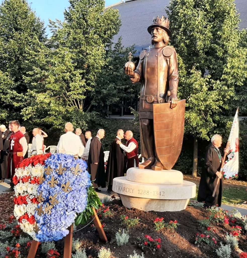 A szobor a Kossuth-díjas Péterfy László alkotása, a mester évtizedeken át készítette Makovecz Imre templomaihoz a szobrokat. Fotó: gondola/Bohus Tamás